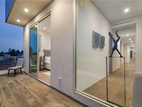 627 N Vista Street, Los Angeles CA 90036