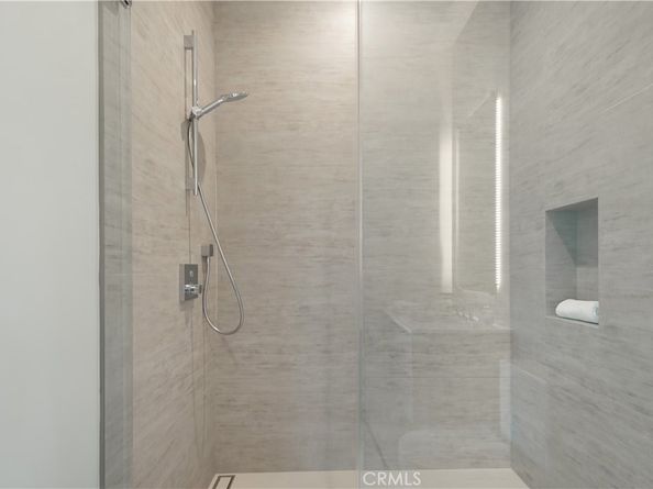 627 N Vista Street, Los Angeles CA 90036