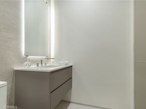 627 N Vista Street, Los Angeles CA 90036