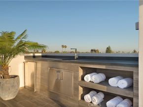 627 N Vista Street, Los Angeles CA 90036