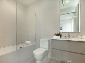 627 N Vista Street, Los Angeles CA 90036