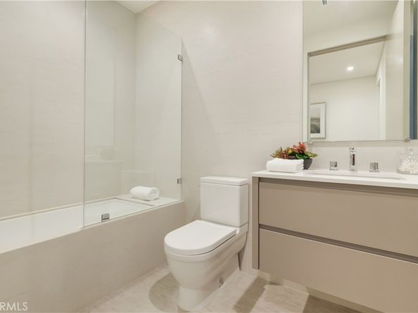 627 N Vista Street, Los Angeles CA 90036