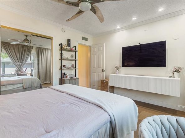 15657 15657 Devonshire, Granada Hills CA 91344