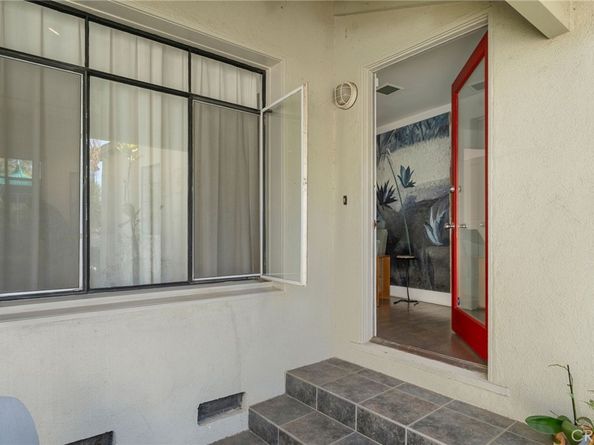 2240 N New Hampshire Avenue, Los Feliz CA 90027