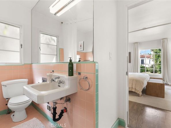 2240 N New Hampshire Avenue, Los Feliz CA 90027