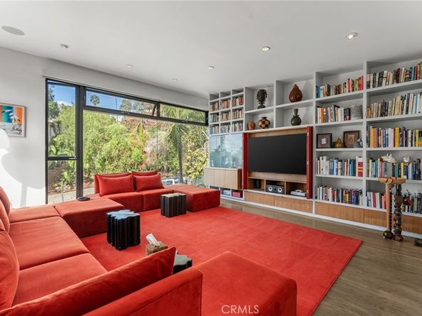 2240 N New Hampshire Avenue, Los Feliz CA 90027