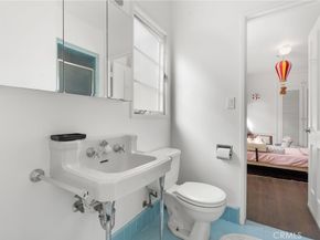 2240 N New Hampshire Avenue, Los Feliz CA 90027