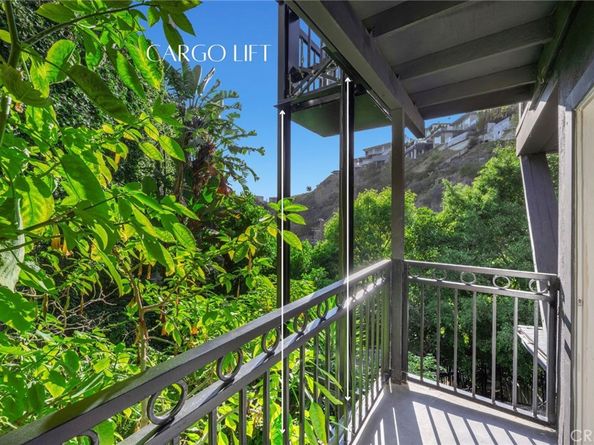1782 Viewmont Drive, Los Angeles CA 90069