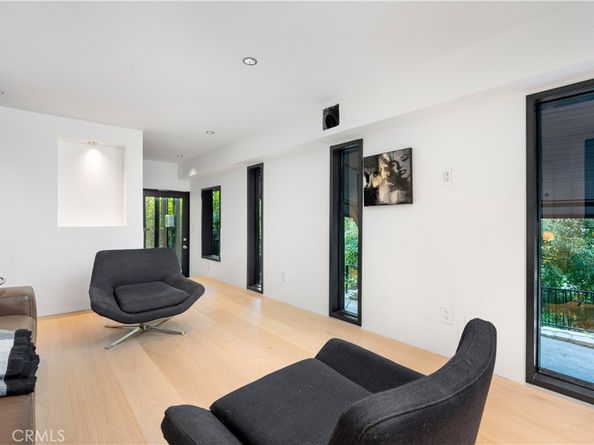 1782 Viewmont Drive, Los Angeles CA 90069