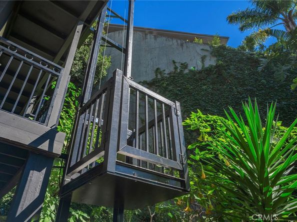 1782 Viewmont Drive, Los Angeles CA 90069