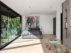 1782 Viewmont Drive, Los Angeles CA 90069