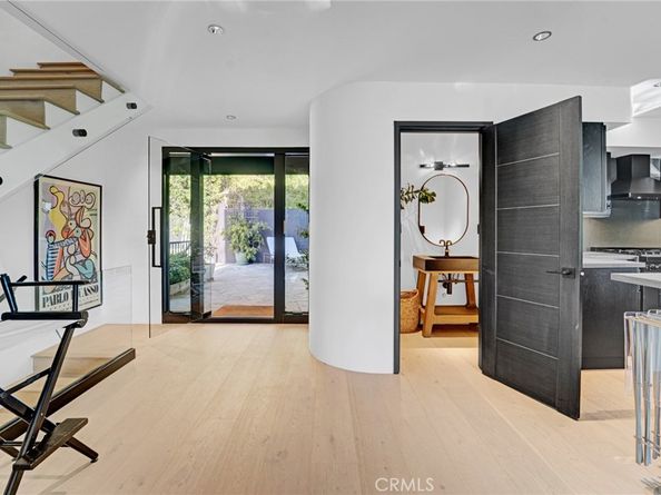 1782 Viewmont Drive, Los Angeles CA 90069