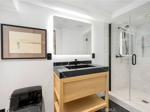 1782 Viewmont Drive, Los Angeles CA 90069