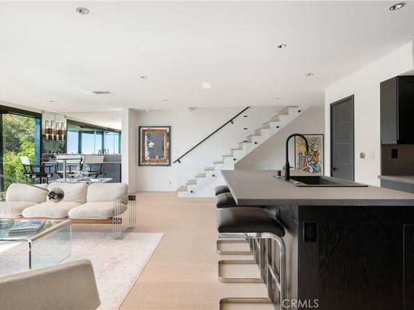 1782 Viewmont Drive, Los Angeles CA 90069