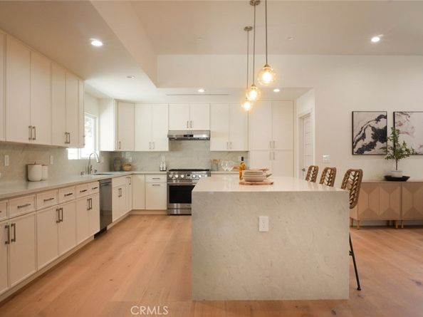 17063 Knapp Street, Northridge CA 91325
