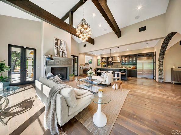 6451 Chesebro Road, Agoura Hills CA 91301