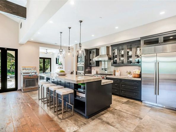 6451 Chesebro Road, Agoura Hills CA 91301