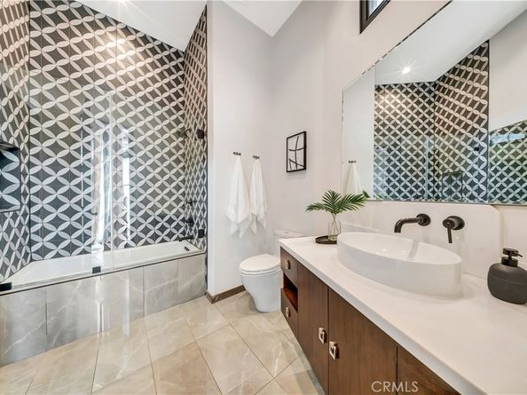 6451 Chesebro Road, Agoura Hills CA 91301