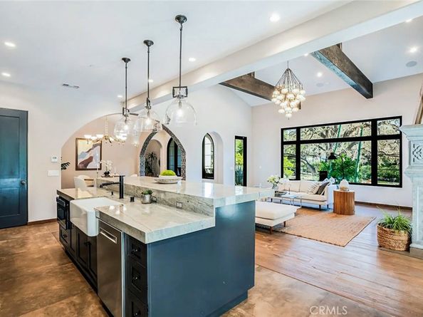 6451 Chesebro Road, Agoura Hills CA 91301