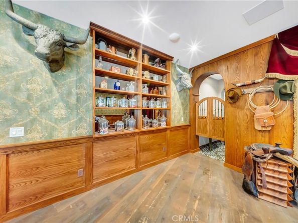 6451 Chesebro Road, Agoura Hills CA 91301