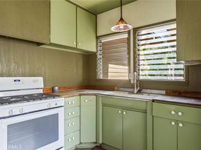 2100 Holly Drive, Los Angeles CA 90068