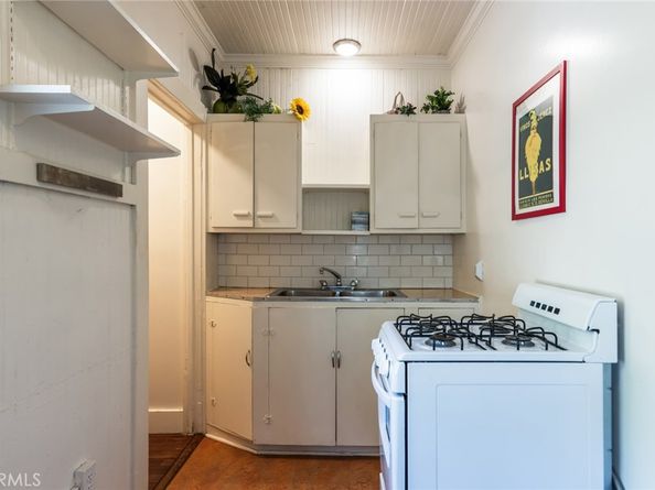 2100 Holly Drive, Los Angeles CA 90068