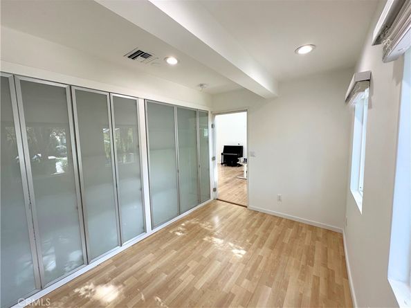 22037 Ybarra, Woodland Hills CA 91364