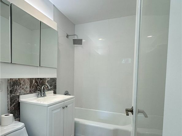 22037 Ybarra, Woodland Hills CA 91364