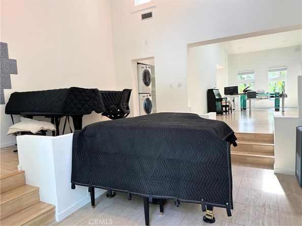 22037 Ybarra, Woodland Hills CA 91364