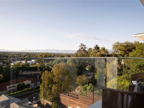 11268 Sunshine Terrace, Studio City CA 91604