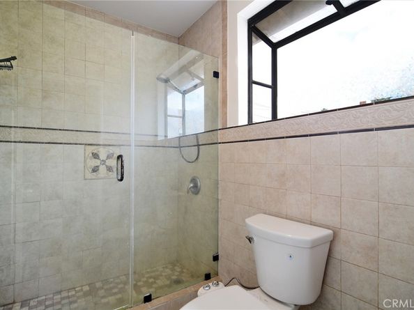 19324 Victory Boulevard, Reseda CA 91335