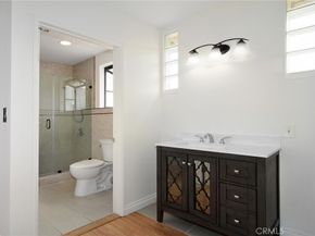 19324 Victory Boulevard, Reseda CA 91335