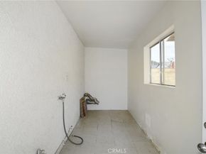 19324 Victory Boulevard, Reseda CA 91335