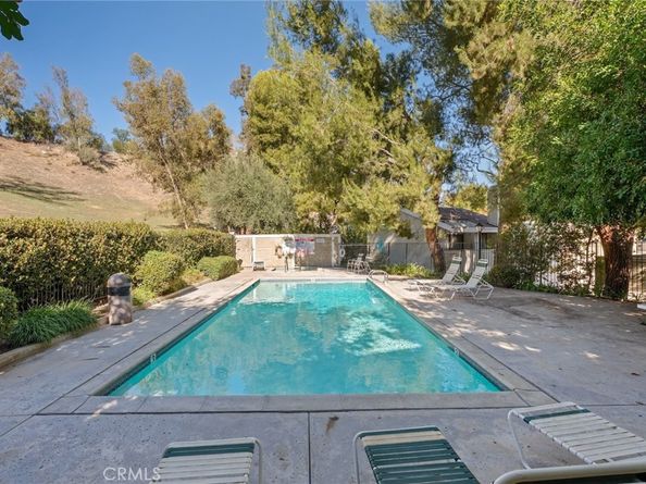 22117 Burbank Boulevard 7, Woodland Hills CA 91367