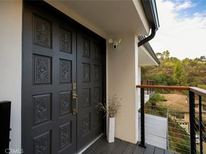 981 Glen Oaks, Pasadena CA 91105