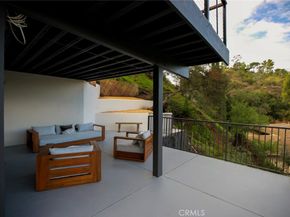 981 Glen Oaks, Pasadena CA 91105