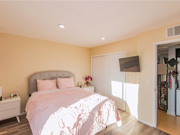 7045 Woodley Avenue 218, Van Nuys CA 91406