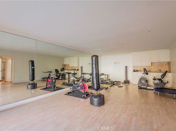 7045 Woodley Avenue 218, Van Nuys CA 91406