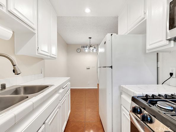 15044 Nordhoff 1, North Hills CA 91343