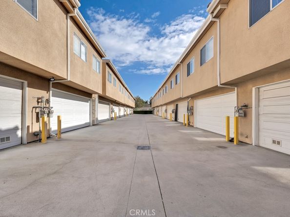 15044 Nordhoff 1, North Hills CA 91343