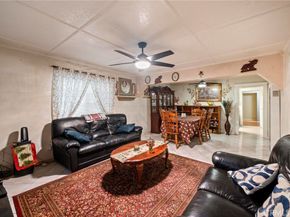 818 W 65th, Los Angeles CA 90044