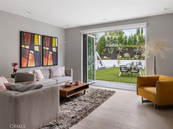 4731 Topanga Canyon Boulevard, Woodland Hills CA 91364