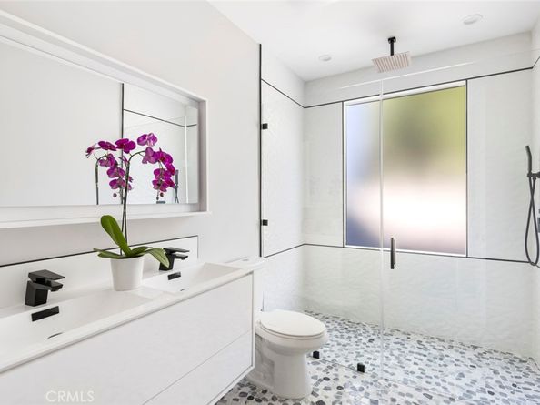 4731 Topanga Canyon Boulevard, Woodland Hills CA 91364