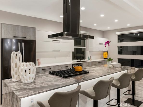 4731 Topanga Canyon Boulevard, Woodland Hills CA 91364