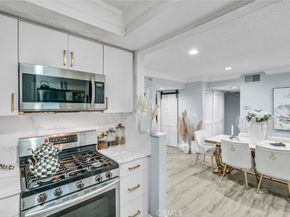 7800 Topanga Canyon, Canoga Park CA 91304