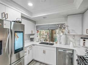 7800 Topanga Canyon, Canoga Park CA 91304