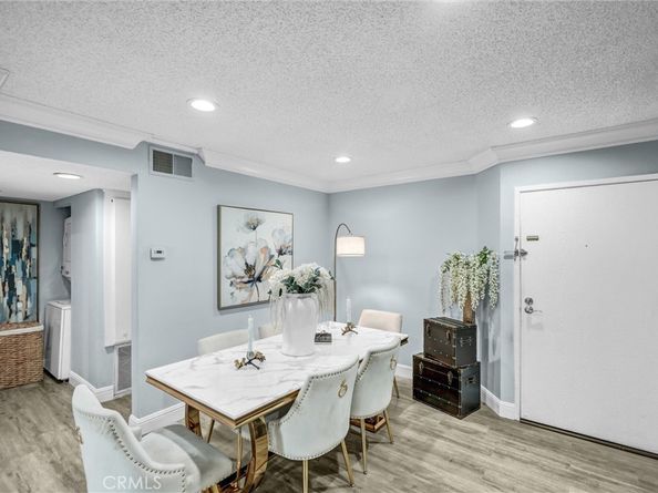 7800 Topanga Canyon, Canoga Park CA 91304