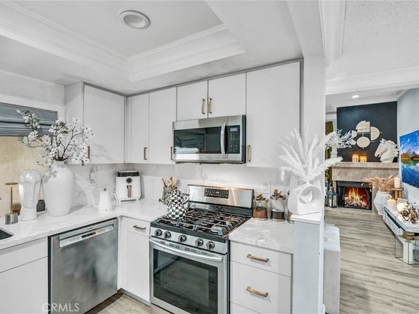 7800 Topanga Canyon, Canoga Park CA 91304