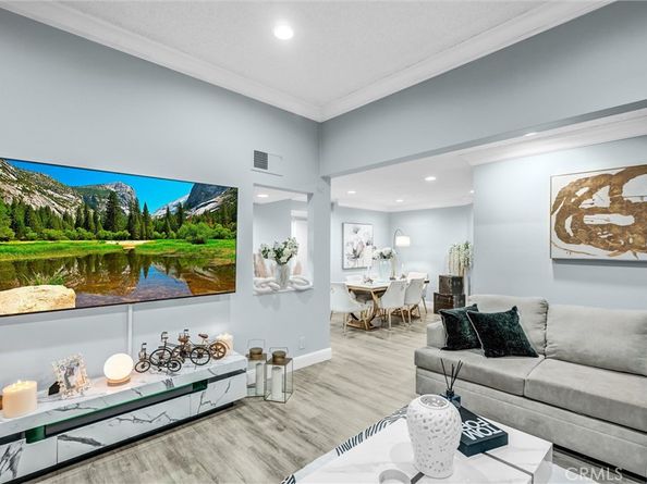 7800 Topanga Canyon, Canoga Park CA 91304