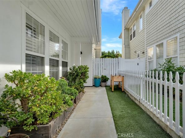 20150 Hemmingway Street, Winnetka CA 91306
